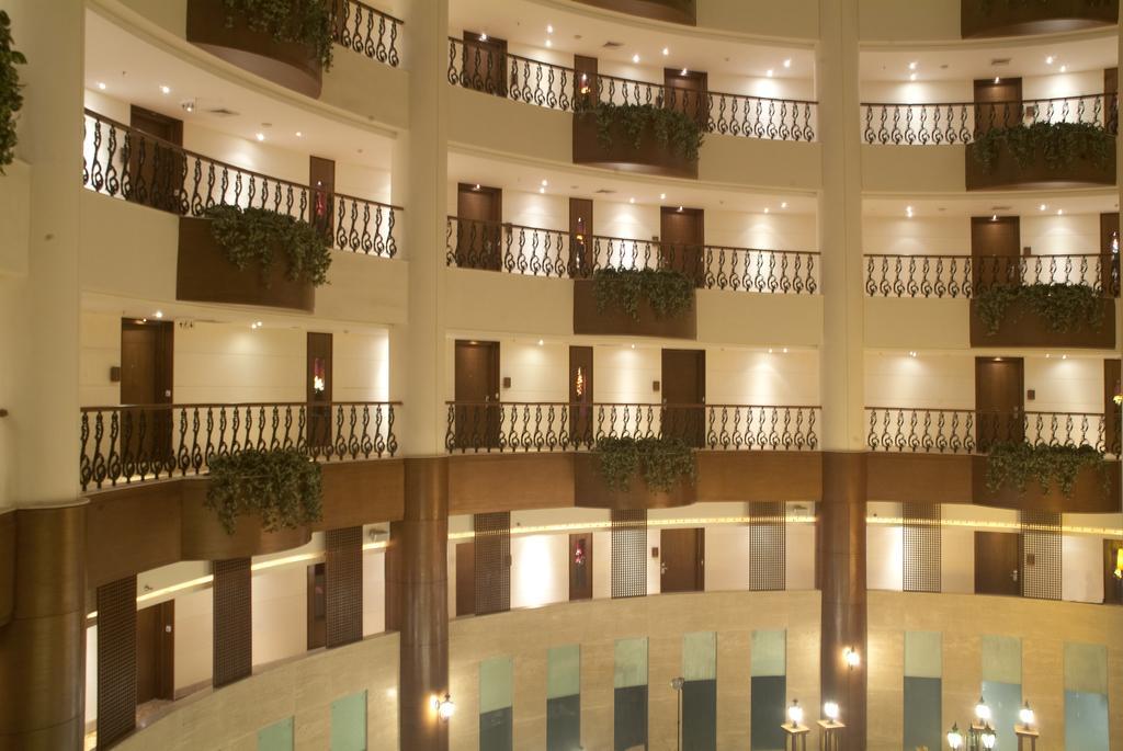Savoy Suites Greater Noida Extérieur photo