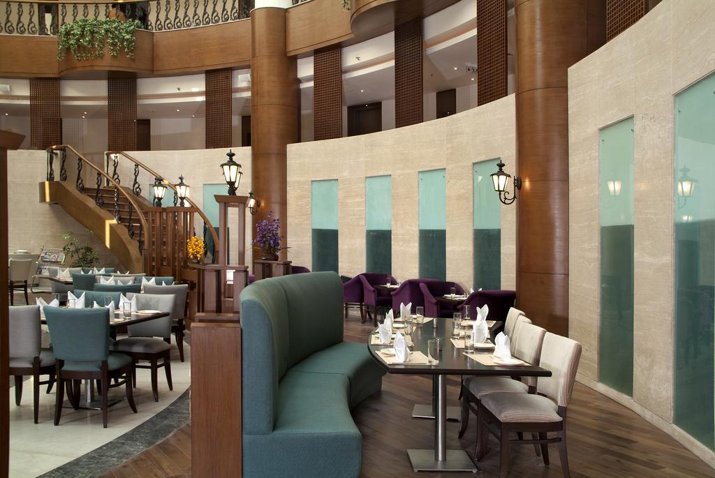 Savoy Suites Greater Noida Extérieur photo