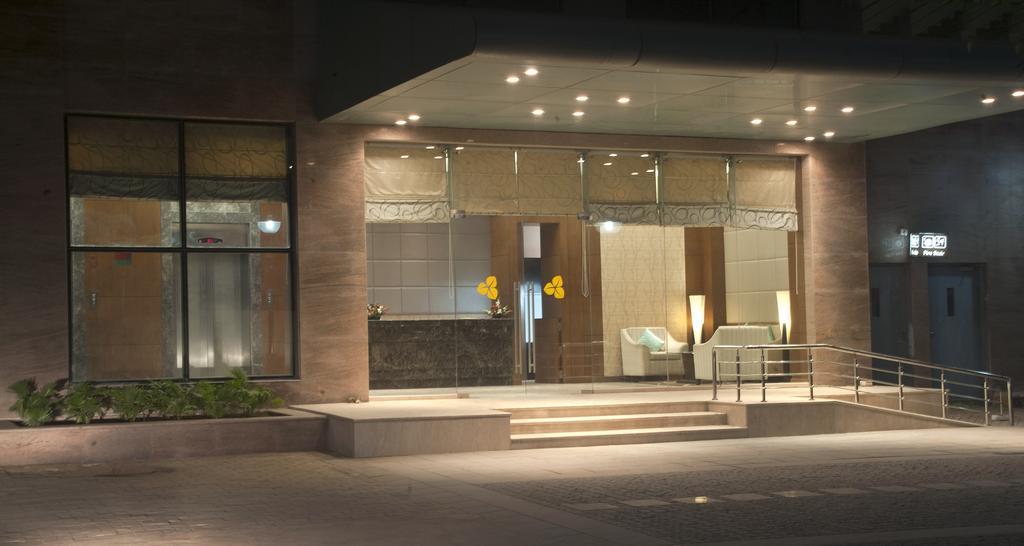 Savoy Suites Greater Noida Extérieur photo
