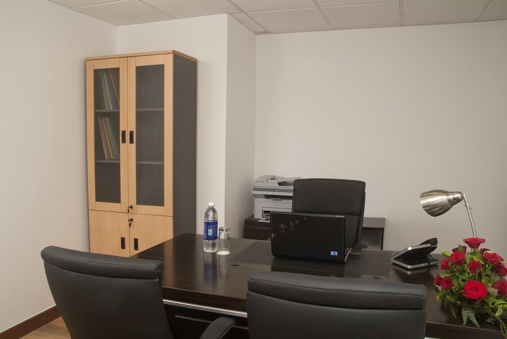 Savoy Suites Greater Noida Extérieur photo