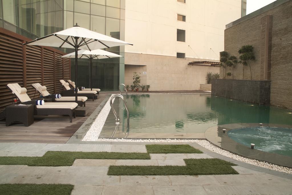 Savoy Suites Greater Noida Extérieur photo