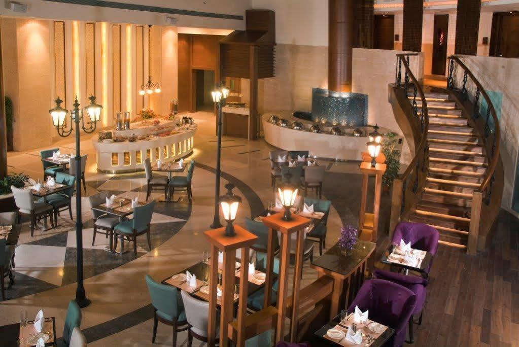 Savoy Suites Greater Noida Extérieur photo