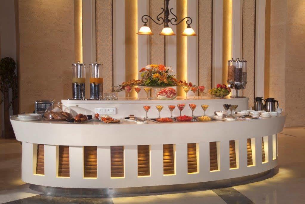 Savoy Suites Greater Noida Extérieur photo