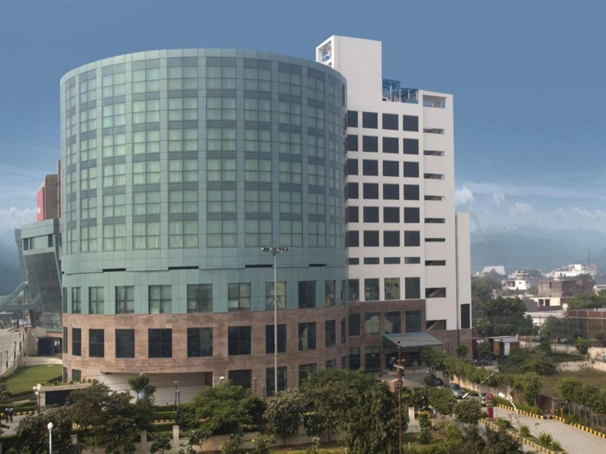 Savoy Suites Greater Noida Extérieur photo