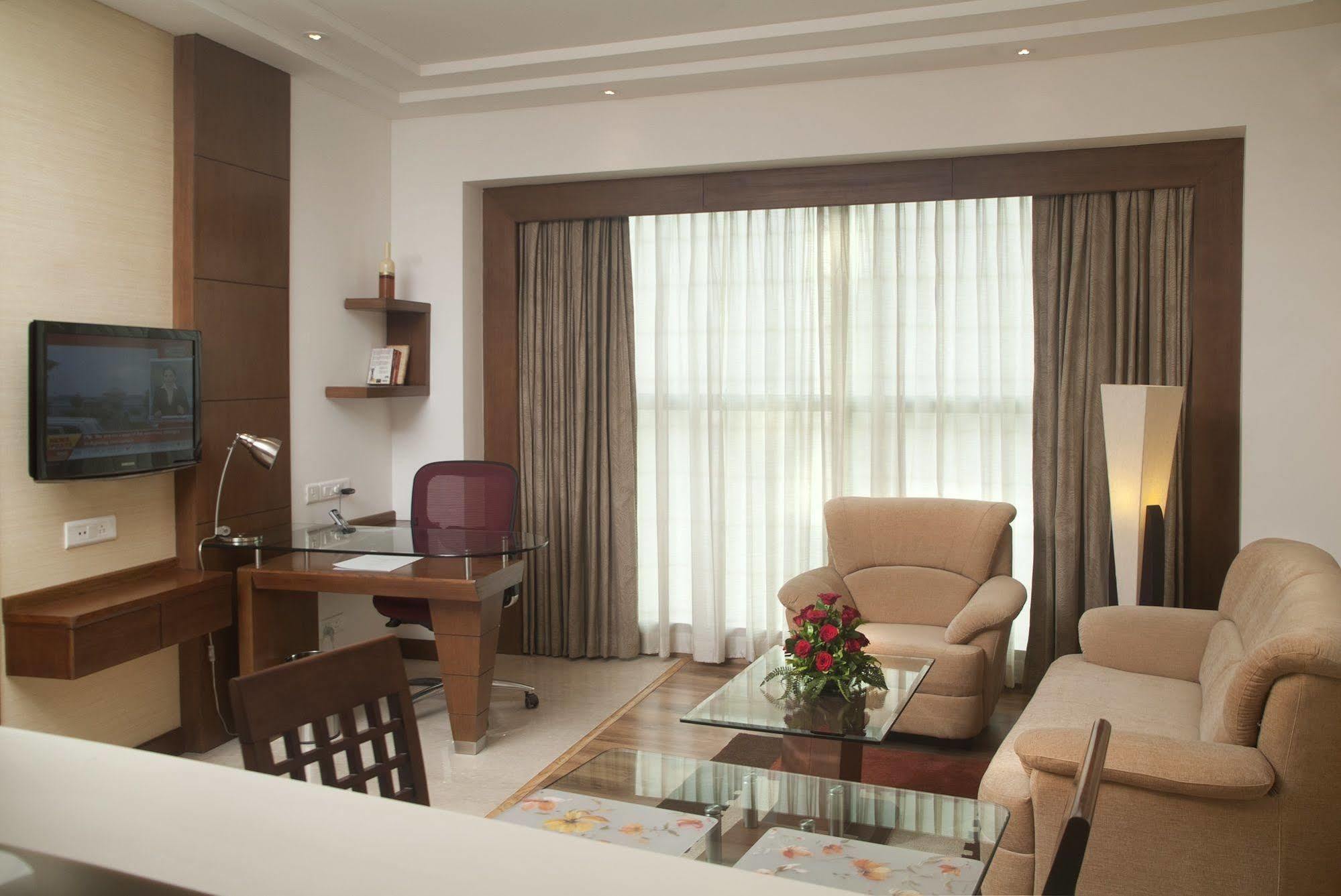 Savoy Suites Greater Noida Extérieur photo
