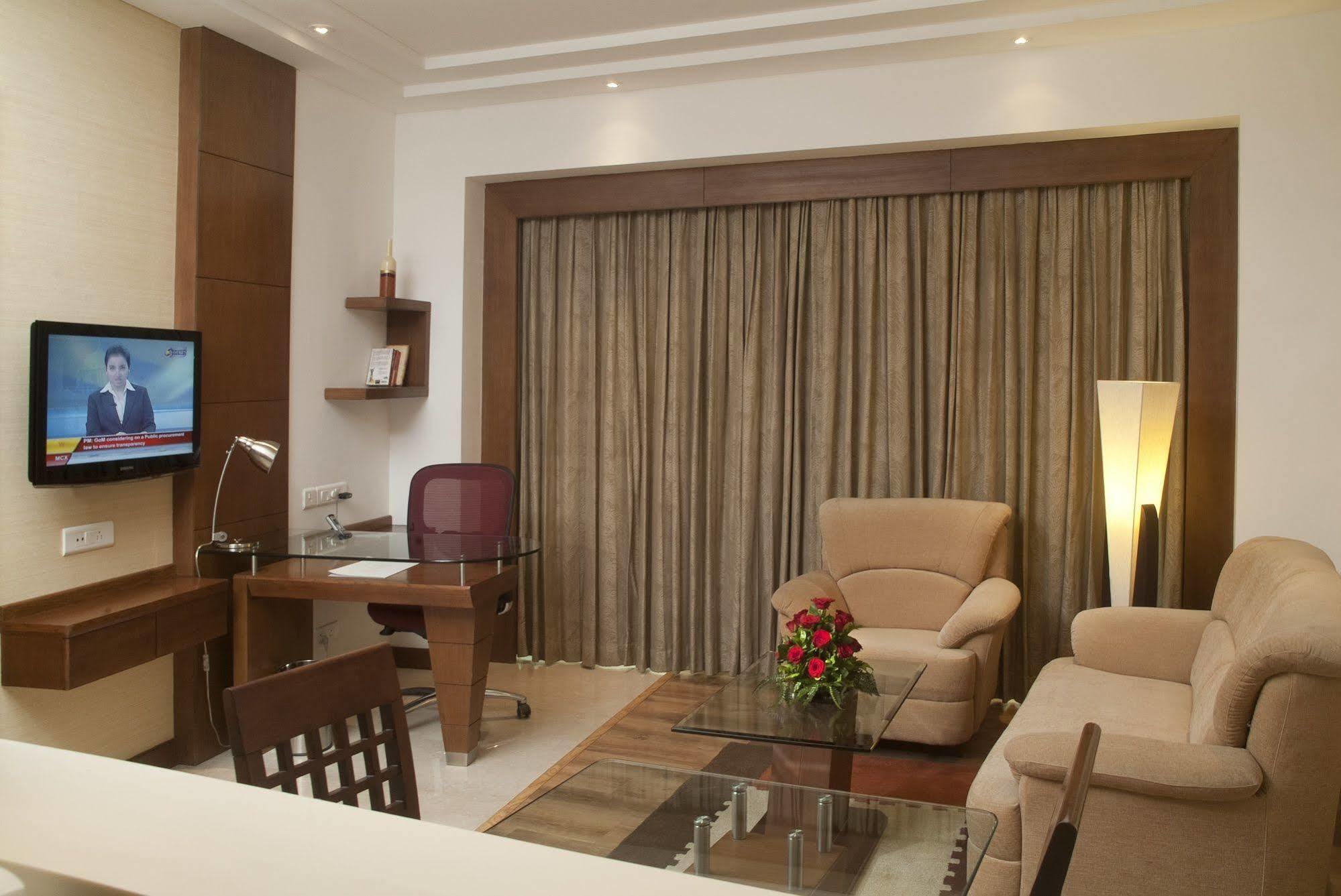 Savoy Suites Greater Noida Extérieur photo